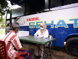 Puluhan Lansia Desa Tanjung Gunung Dapatkan Pelayanan Kesehatan Mobil Sehat PT Timah