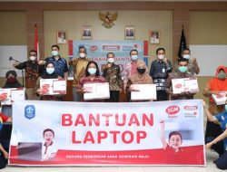 Salurkan Bantuan Laptop dan Modem, Mulkan Pastikan Tepat Sasaran
