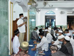 Momen Silaturahmi dan Ibadah Bersama Masyarakat Ala Gubernur Erzaldi