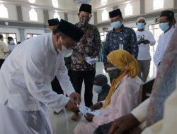 Gubernur Erzaldi Ajak Warga Desa Rambak Bersedekah