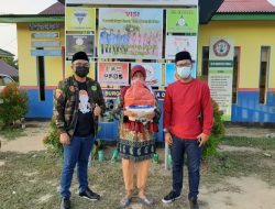 Ratusan Paket Sembako Dibagikan ke Masyarakat Bangka Selatan