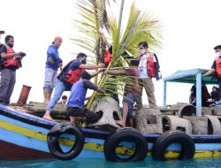PT Timah Bersama Nelayan Tanjung Gunung Tenggelamkan 55 Unit Rumpon