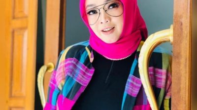 Presenter Rina Gunawan Meninggal Dunia