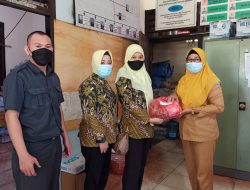 Kejari Babar dan Ikatan Adhyaksa Dharmakarini Bagikan 200 Sembako Jelang Ramadan