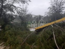 Fasum di Objek Wisata Pantai Kelisut Ambruk Dihantam Angin Puting Beliung