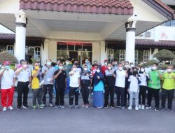 Mulkan Lepas 13 Atlet Ikuti Training Center PON Papua XX