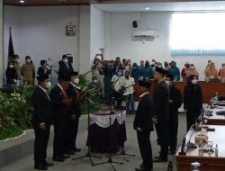 Dilantik Sebagai PAW, Ismail dan Novian Resmi Jadi Anggota DPRD