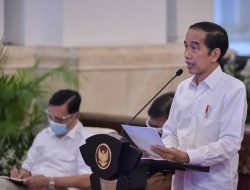 Kejar Target, Jokowi Minta Vaksinasi Covid-19 Dilakukan Pagi, Siang, Malam