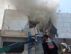 Dunia Lampu Kebakaran, Arus Lalu Lintas Pusat Kota-Jalan Soekarno Hatta Dialihkan