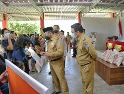 PPKM Level 3, Bupati Damping Forkopimda Babel Salurkan Sembako dan BST ke Masyarakat Toboali