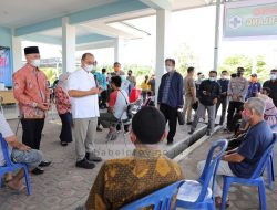 Pastikan Warga untuk Divaksin Covid-19, Gubernur Tinjau UPTD Puskesmas Perlang