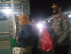 Sambangi Rumah Warga Terdampak Covid, Sekda : Bentuk Perhatian Kami