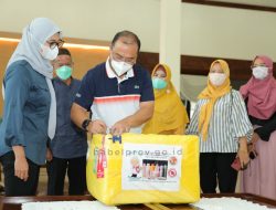 Gubernur Terima 1000 Botol Susu Peningkat Imunitas Karya Anak Negeri