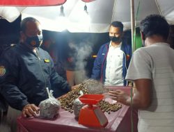 Strategi Polres Babar “Bubarkan” Pedagang, Borong Dagangan Biar Cepat Tutup