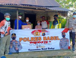 AKBP Jokis Ajak PWI dan Pokja Jurnalis Basel Gowes Sembari Bagi Sembako ke Warga Kurang Mampu