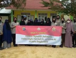 Sambut Hari Jadi ke-73, Polwan Bangka Barat Bagikan Sembako