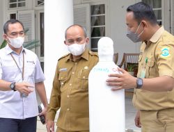 PT Timah Tbk Serahkan 100 Tabung Oksigen ke Pemkot Pangkalpinang