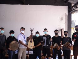 Geliatkan Musik Ethnic di Kabupaten Bangka, PT Timah Serahkan Seperangkat Alat Musik bagi Komunitas Musik Ethnic