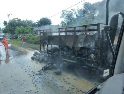 Satu Unit Mobil Truk dan 500 Tabung Gas Elpiji 3 Kg Dilalap Si Jago Merah