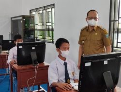 Bupati Algafry Tinjau Asesmen Nasional di SMPN 1 Koba