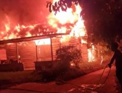 Uang dan Motor Ikut Hangus Bersama Rumah Semi Permanen