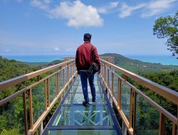 Jembatan Kaca Kini Hadir di Sungailiat