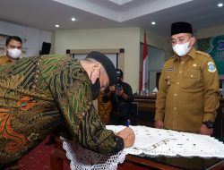 Lantik Ketua Baznas Kota Pangkalpinang, Molen Ingatkan ASN Bayar Zakat