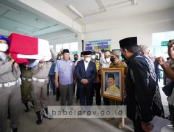 Babel Berduka, Gubernur Erzaldi Terima Jenazah Hudarni Rani