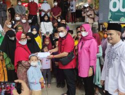 Jelang Lebaran Idul Fitri, Bupati Basel dan Istri Ajak 55 Anak Yatim Shoping dan Bukber