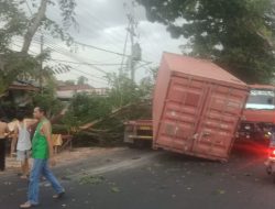Dua Mobil Muatan Berat Terlibat Lakalantas di Toboali