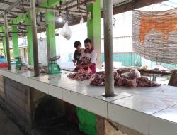 Sapi Tidak Masuk, Pedagang Kekurangan Daging