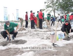 Pj Gubernur Dampingi Puan Maharani Tanam Pohon di Area Eks Tambang