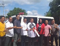 Masuk Konsesi Pertambangan, PT SBS Salurkan Mobil Ambulan, Ternak Ayam dan Bibit Ikan Air Tawar ke Pemdes Airbara