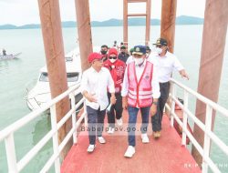 Sesuai Arahan Presiden, Menhub Budi Karya Tinjau Pelabuhan di Bangka