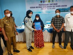 Jasa Raharja Serahkan Santunan Korban Meninggal Dunia Insiden KM Cahaya Arafah