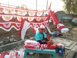 Momentum HUT RI, Pedagang Bendera Asal Garut Raih Omset Hingga Rp1,5 Juta per Hari