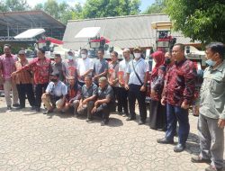 Pemkab Basel Bagikan 4 Mesin Combine ke 3 Desa