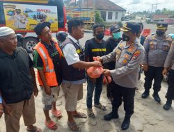 Tukang Ojek Pengkolan dapat Bantuan dari Kapolres Basel