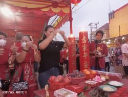 PT Timah Tbk Ikut Lestarikan Tradisi Sembahyang Bulan di Desa Puput Bangka Barat