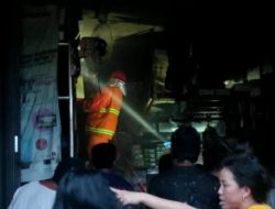 Ditinggal Pemilik ke Klenteng, Ruko Tiga Lantai Kebakaran