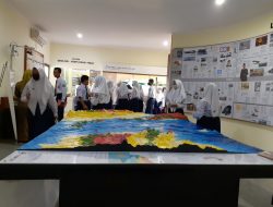 Siswa SMPN1 Pangkalanbaru Belajar Sejarah Timah di Museum Timah Indonesia Pangkalpinang