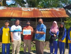 Dukung Program Peternakan Unggas di SMKN 1 Simpang Renggiang, PT Timah Tbk Serahkan Bantuan Kandang Baterai