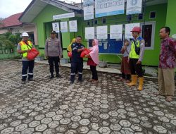 PT Timah dan Polsek Tempilang Salurkan Sembako di Sembilan Desa