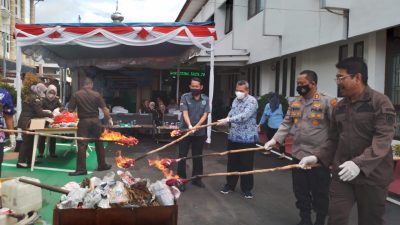 Kejari Pangkalpinang Musnahkan Dua Kilogram Narkotika