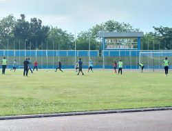 Semarak Friendly Match Sepak Bola Pejabat Pemkot Pangkalpinang, Molen: Raih Kesehatan Pasca Pandemi