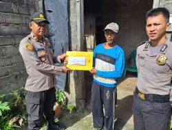Korban Angin Puting Beliung Dapat Uang Tunai dari Polsek Simpang Rimba