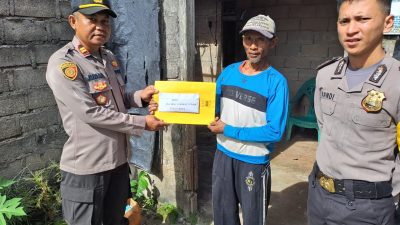 Korban Angin Puting Beliung Dapat Uang Tunai dari Polsek Simpang Rimba