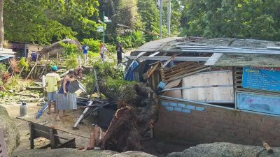 Dihantam Angin Ribut, Warung Sumi Hancur Kerugian Puluhan Juta