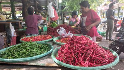 Jelang Nataru Harga di Pasar Muntok Masih Stabil