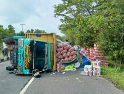 Truk Laka Tunggal, Muatan Minol yang Berhamburan di Tanjung Kalian Diambil Bea Cukai